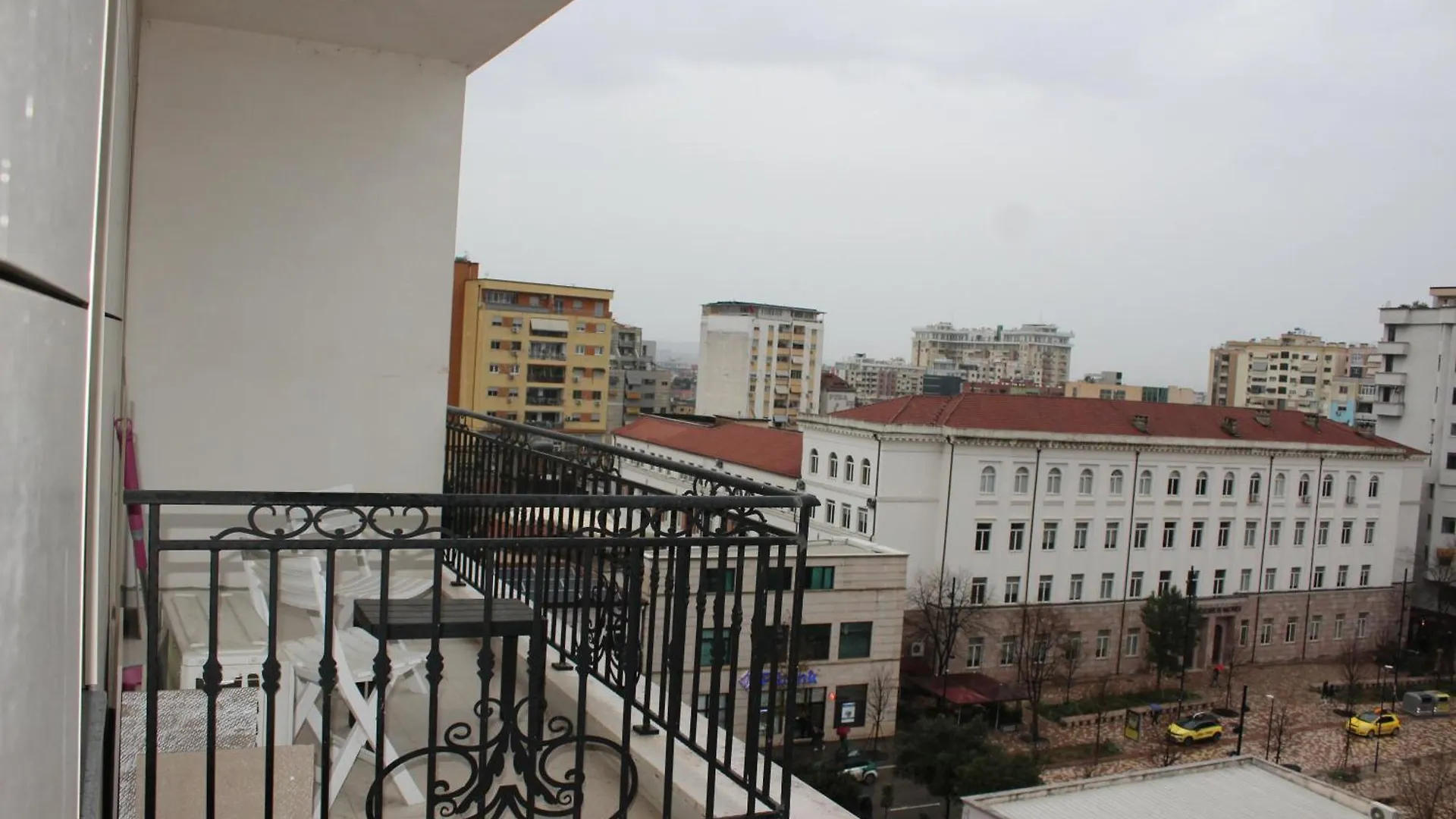 Simplicity Center Apartment Tirana Albanien